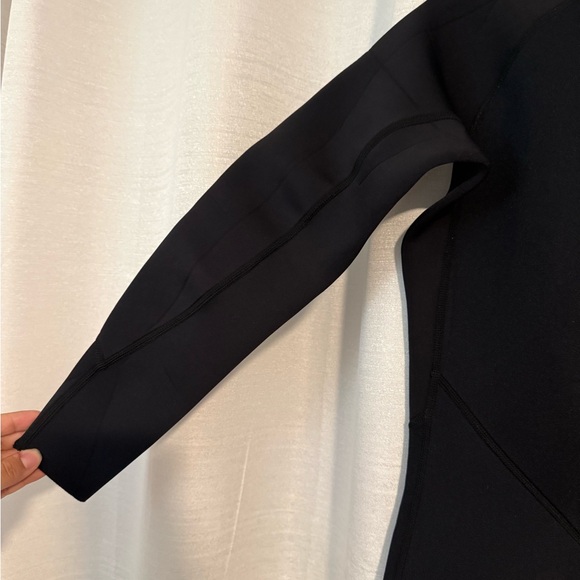 Black Wetsuit - Picture 6 of 8